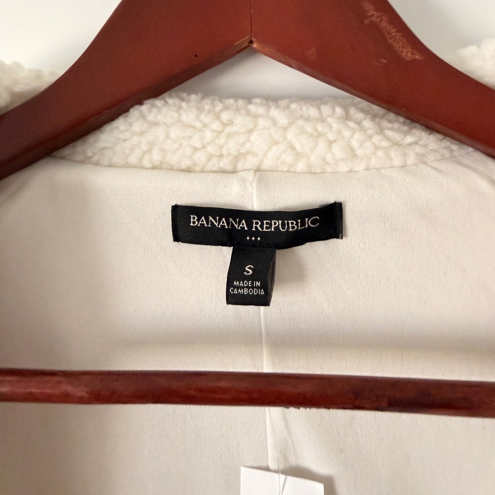 Banana Republic Cream Sherpa Jacket, NWT - Picture 3 of 3